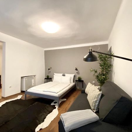 Budget Apartment By Hi5- Karoly 16 Budapest Bagian luar foto