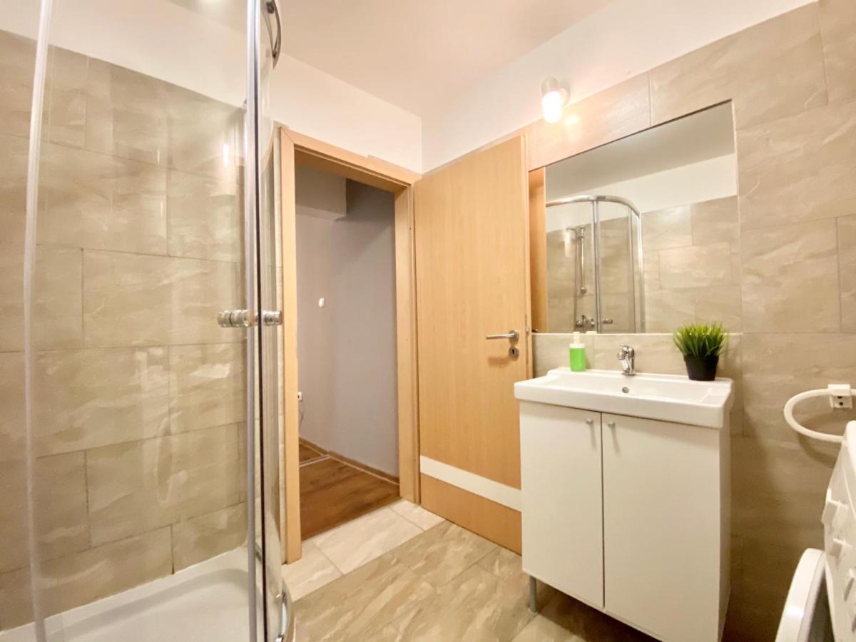 Budget Apartment By Hi5- Karoly 16 Budapest Bagian luar foto