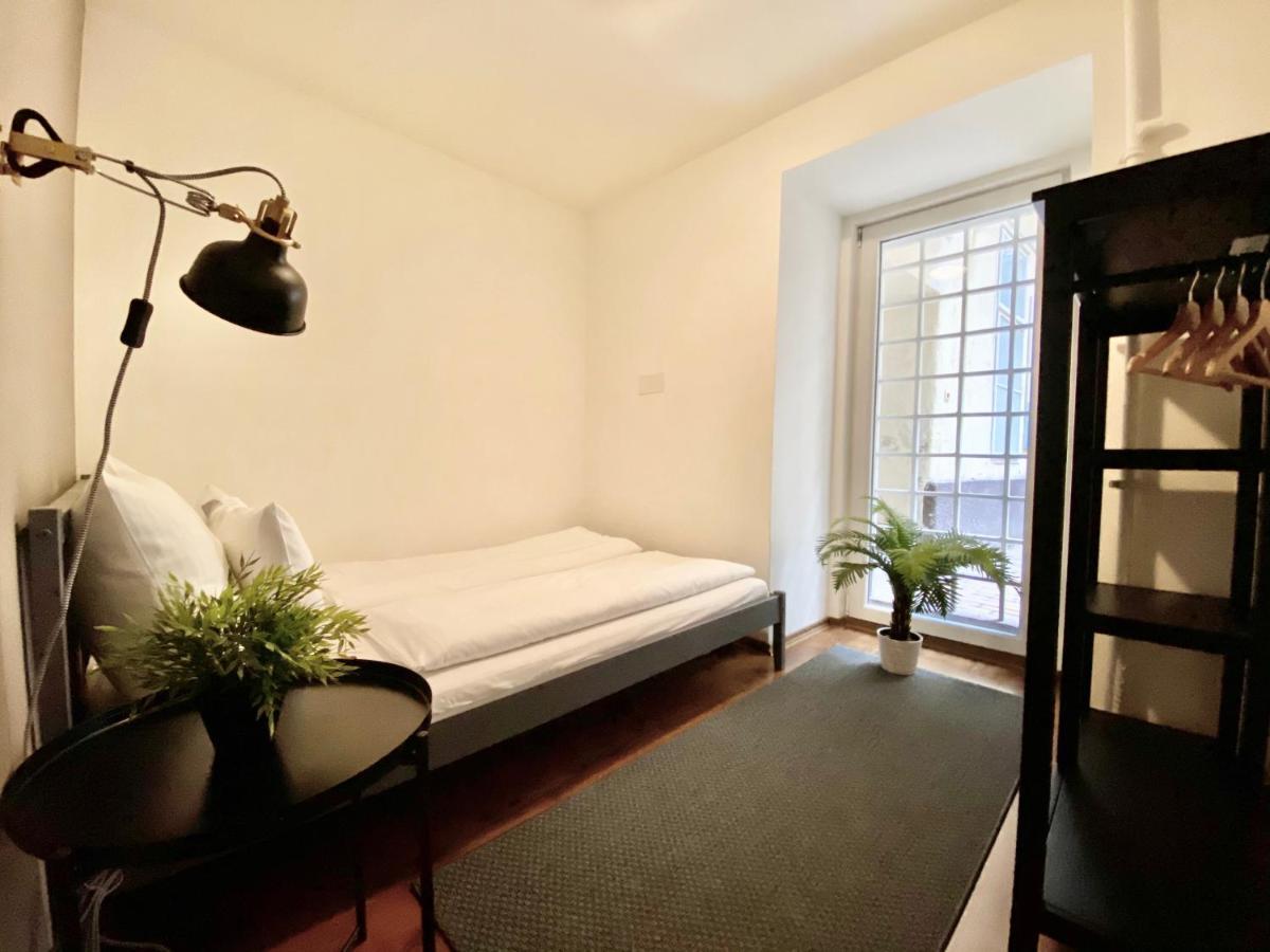 Budget Apartment By Hi5- Karoly 16 Budapest Bagian luar foto
